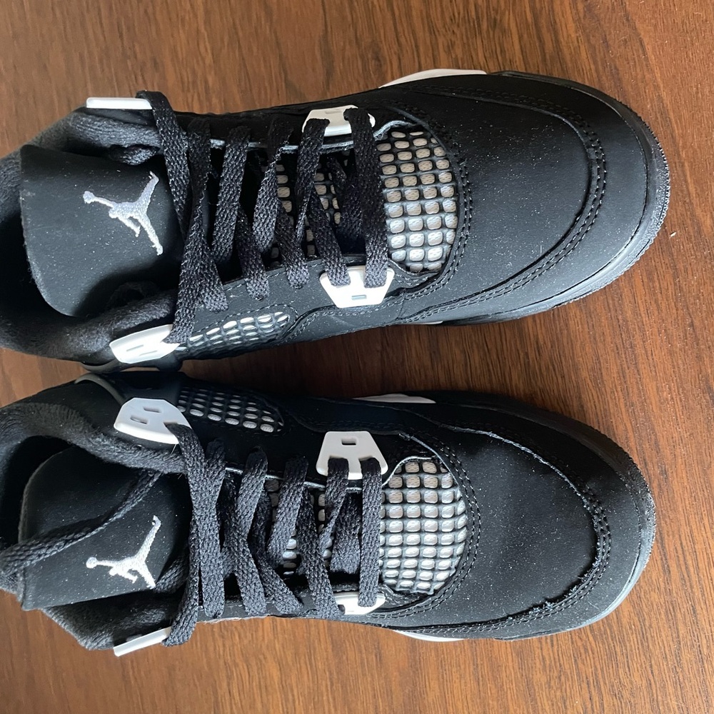 🆕 JORDAN 4 Retro White Thunder - Picture 4 of 9